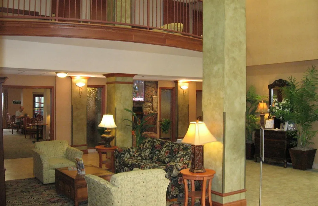 Triple Play Resort Hotel & Suites-1
